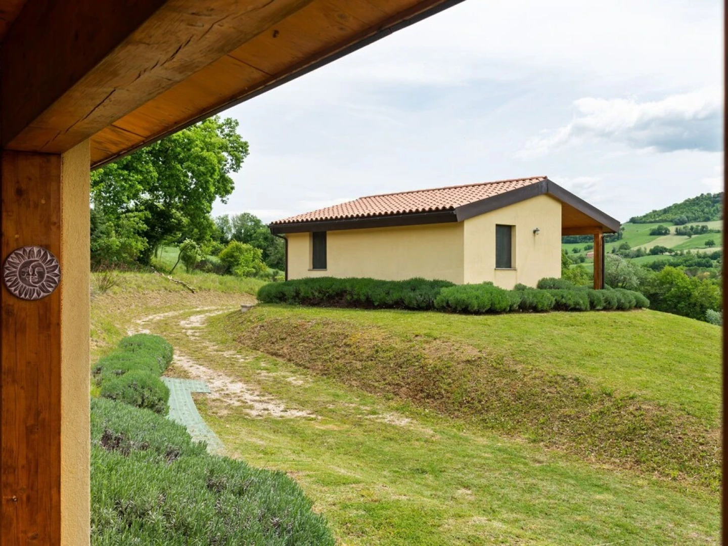 Alluring Cottage in San Ginesio with Swimming Pool