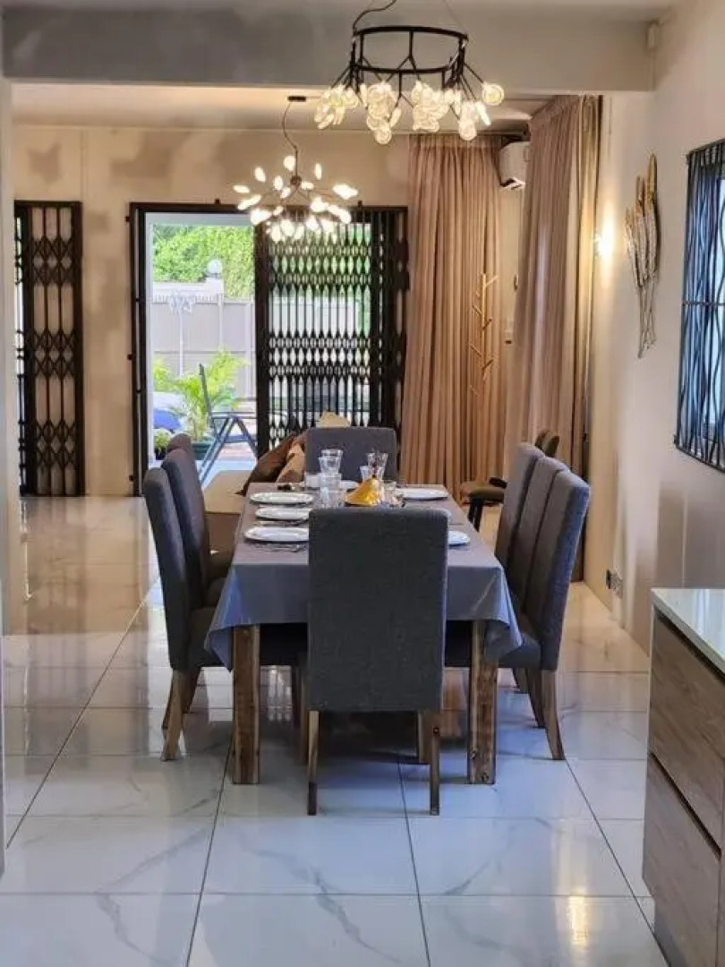 luxury cheerful 4 bedrooms villa in Calodyne