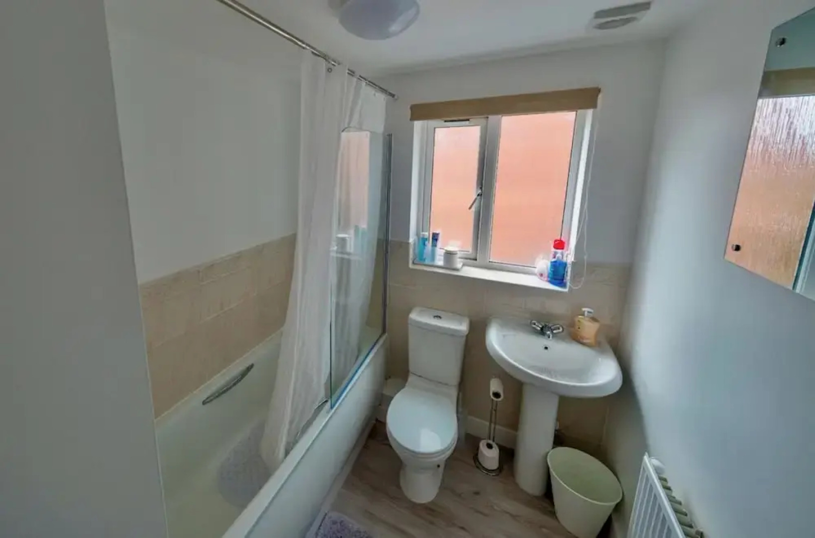 Cosy Home-sleeps 5- Private Garden- Free Parking