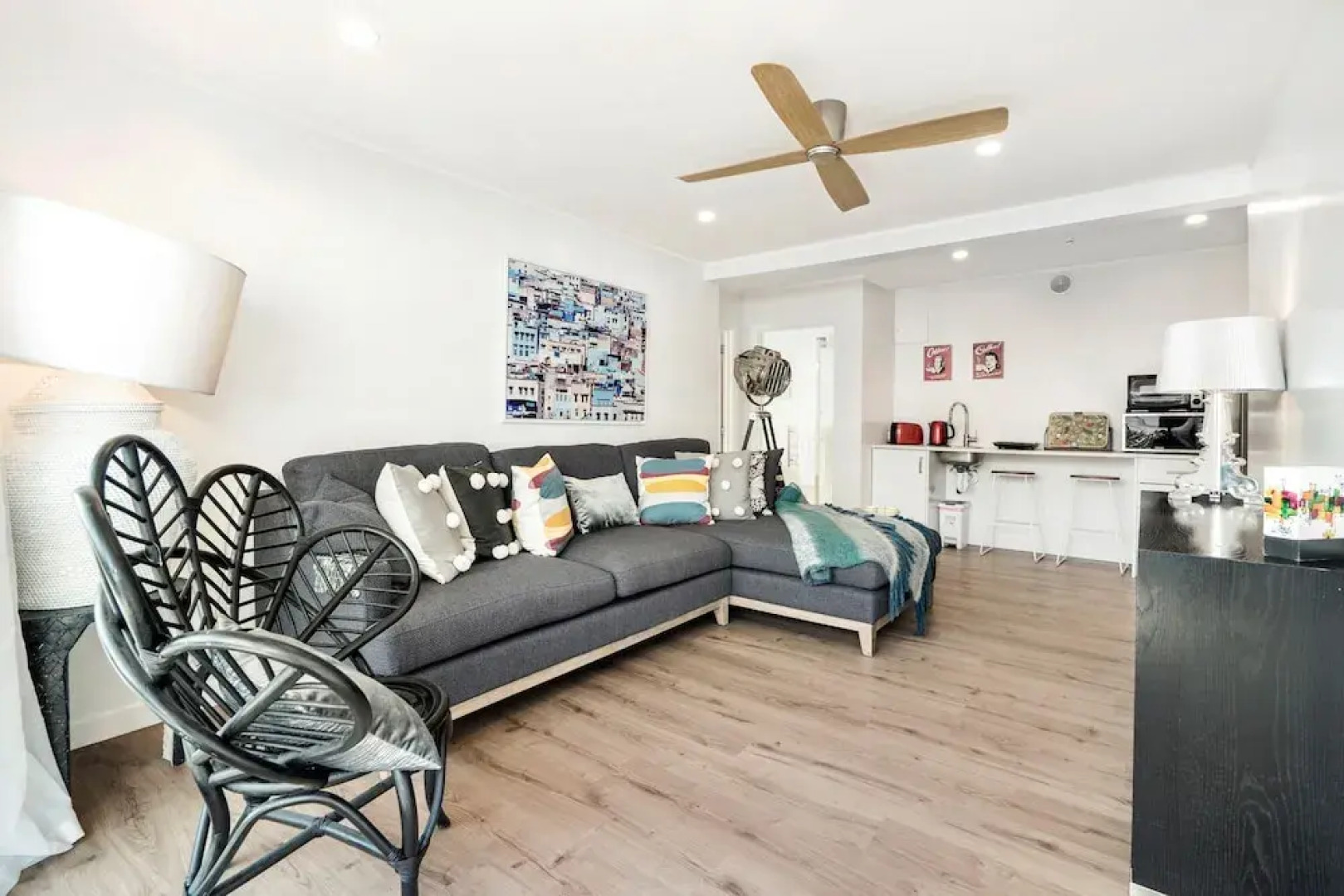 Red Beach Designed Stylish 2 BR Suite