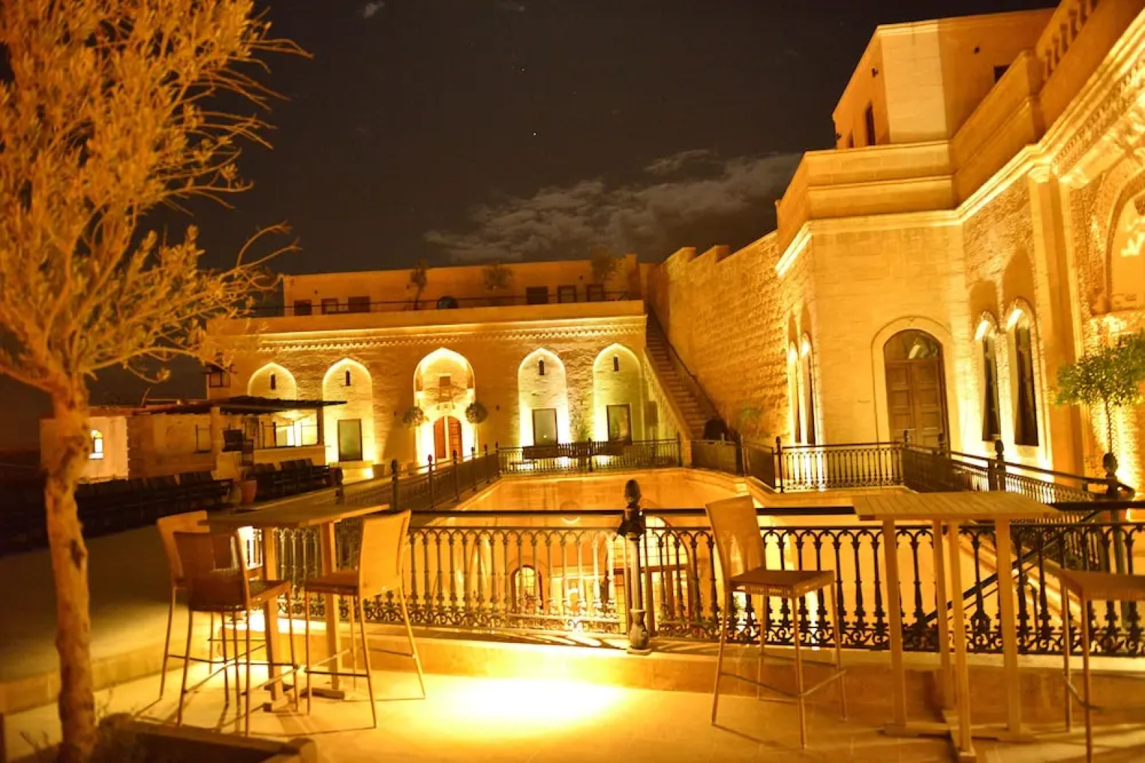 Shmayaa Hotel - Special Class