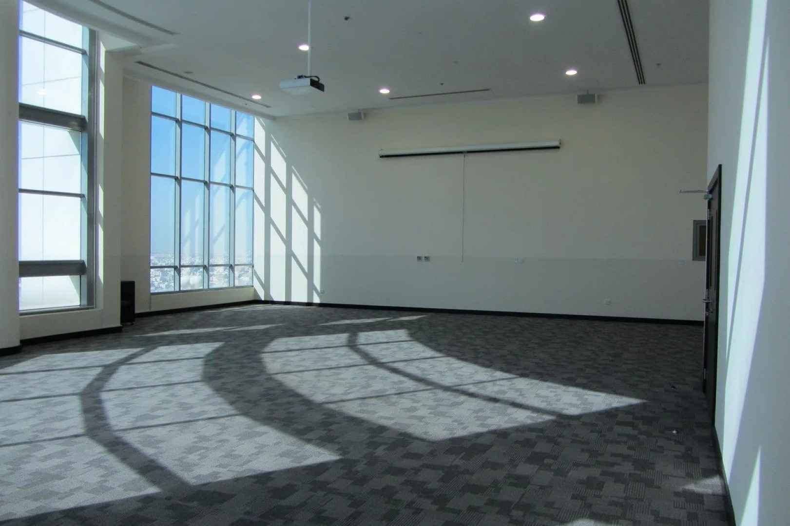 Tulip hotel And Suites