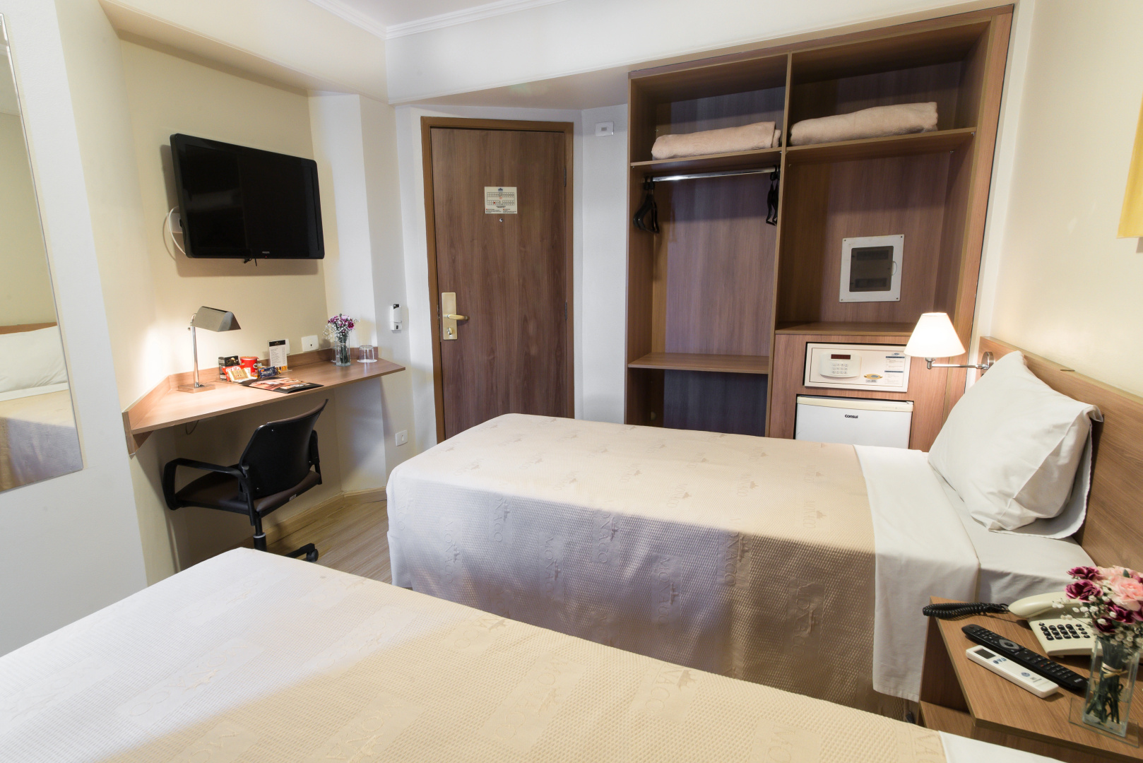 Summit Hotel Monaco