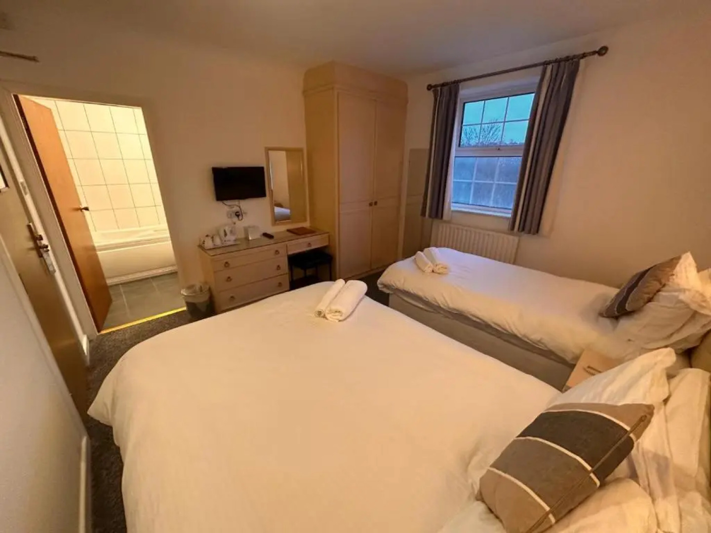 Pine Lodge Hotel & Restaurant Mansfield