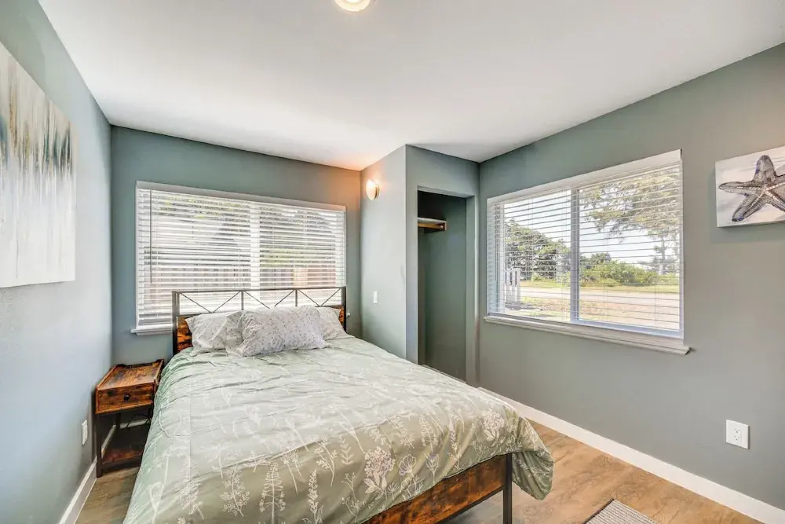 Pet-friendly Moclips Home: Walk to Mocrocks Beach!