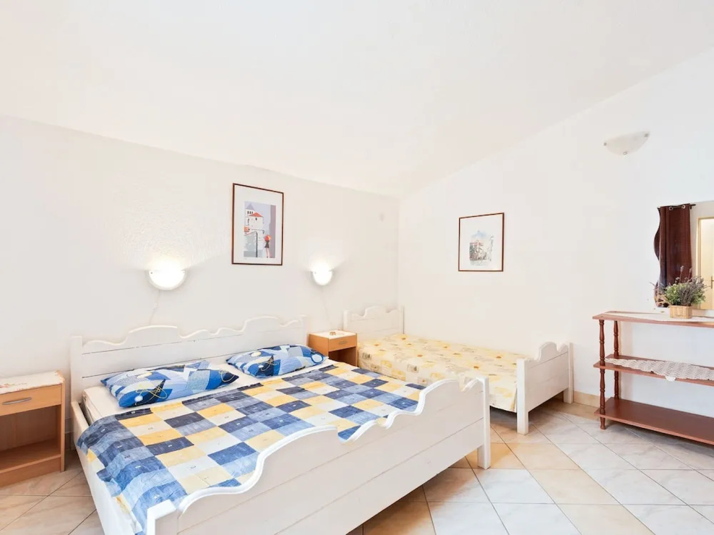 Comfortable Apartment With Large Covered Terrace