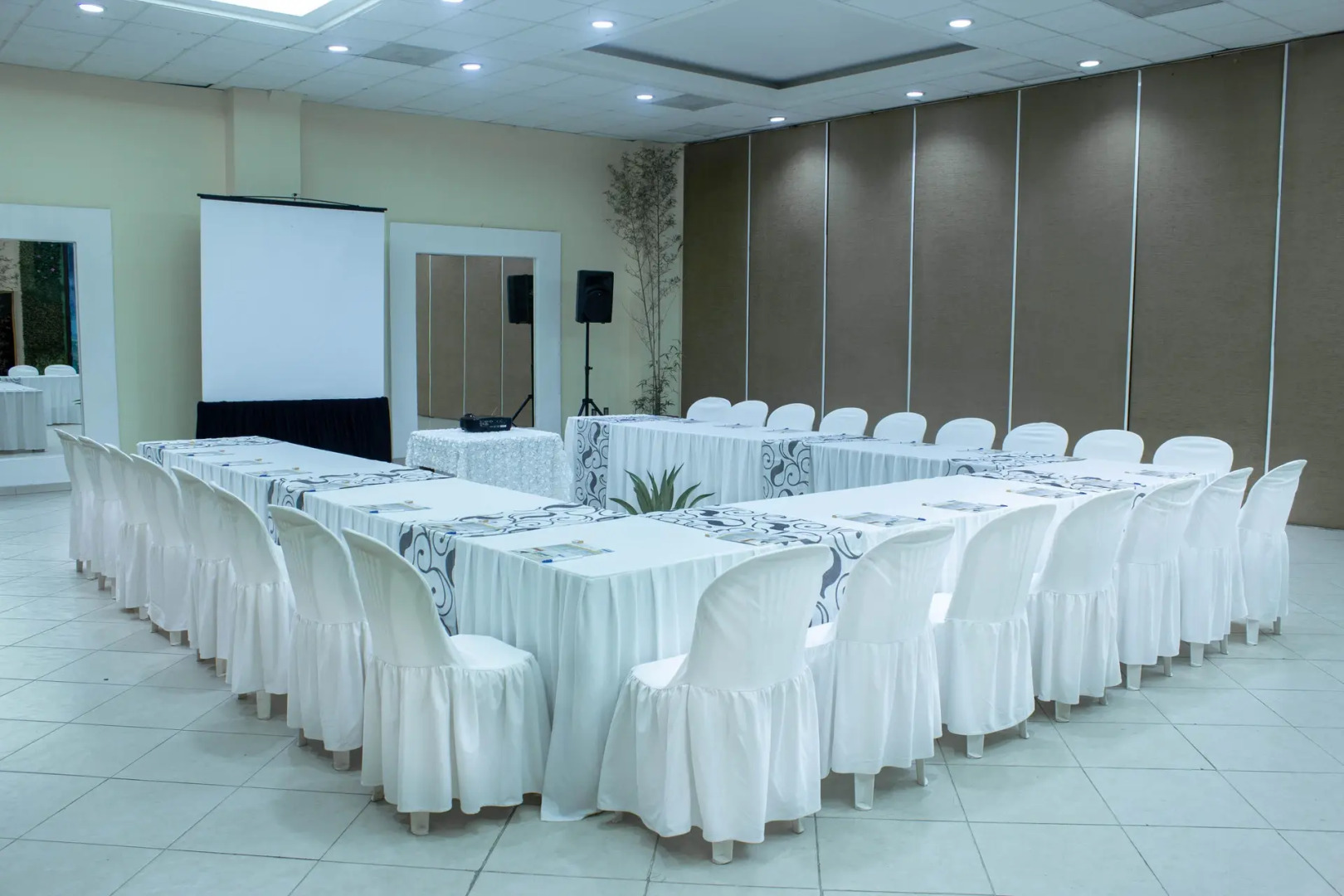 Hotel Castillo Huatulco & Beach Club