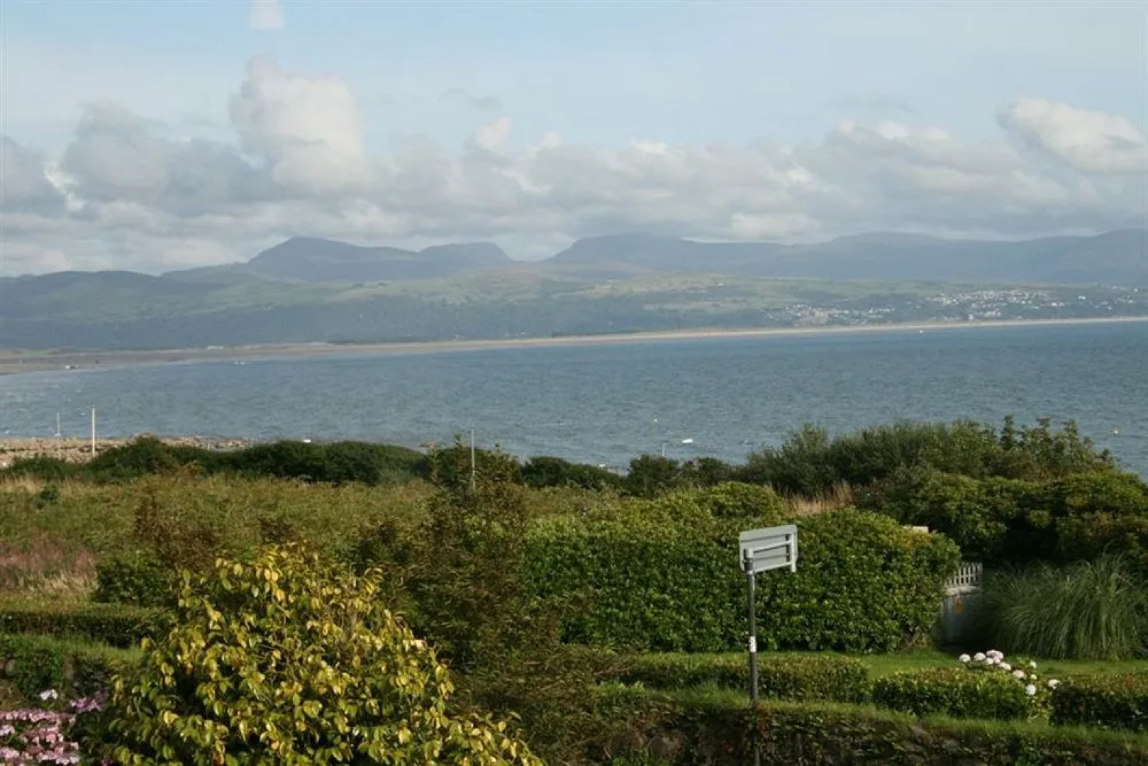 Min y Gaer Guest House