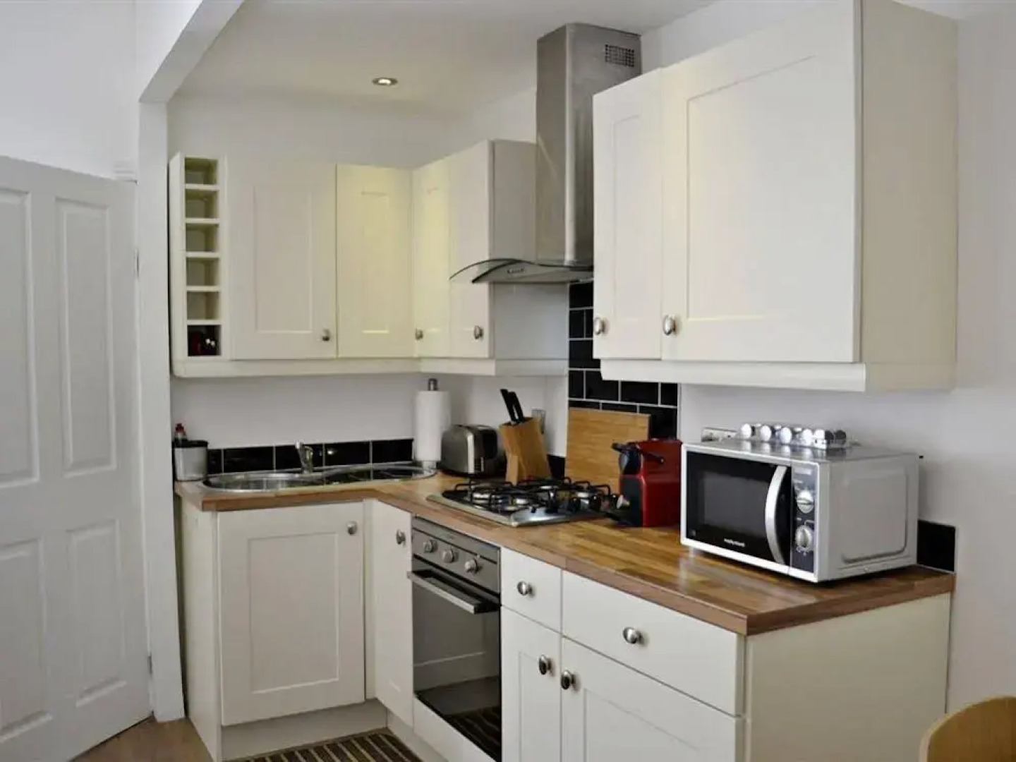 Carmel Apartments Queen Street Residence