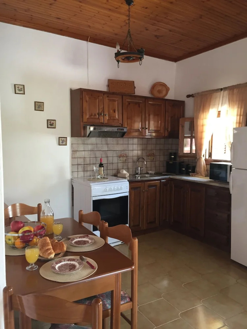 Traditional Greek Maisonette Antiperni