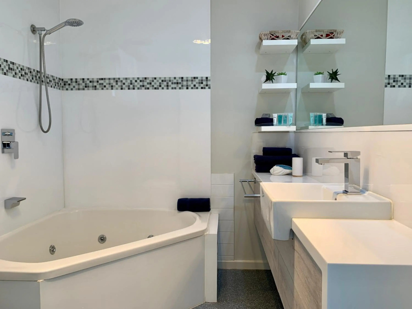 Apollo Bay Waterfront Motor Inn