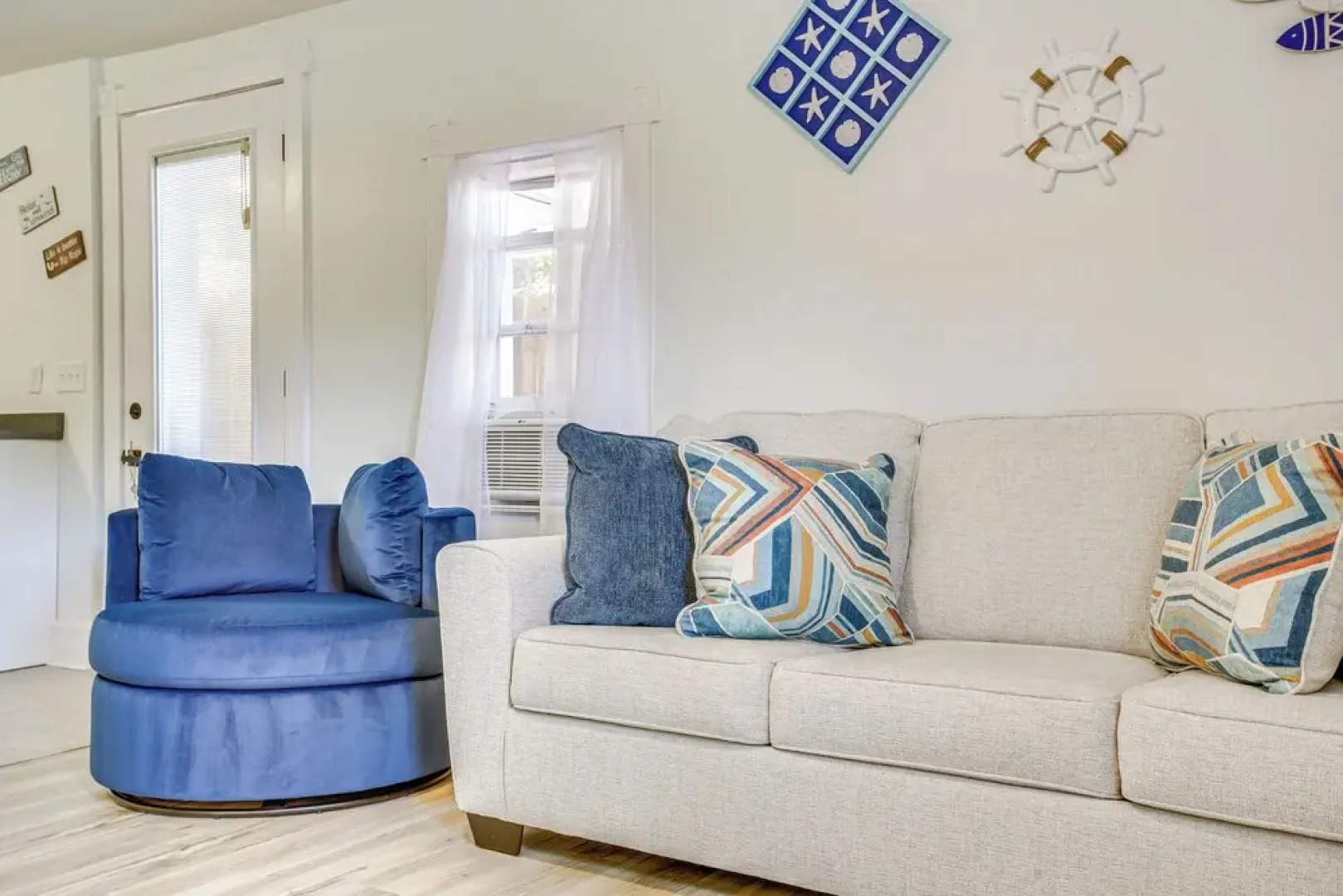 Walk to Beach: Somers Point Apartment!