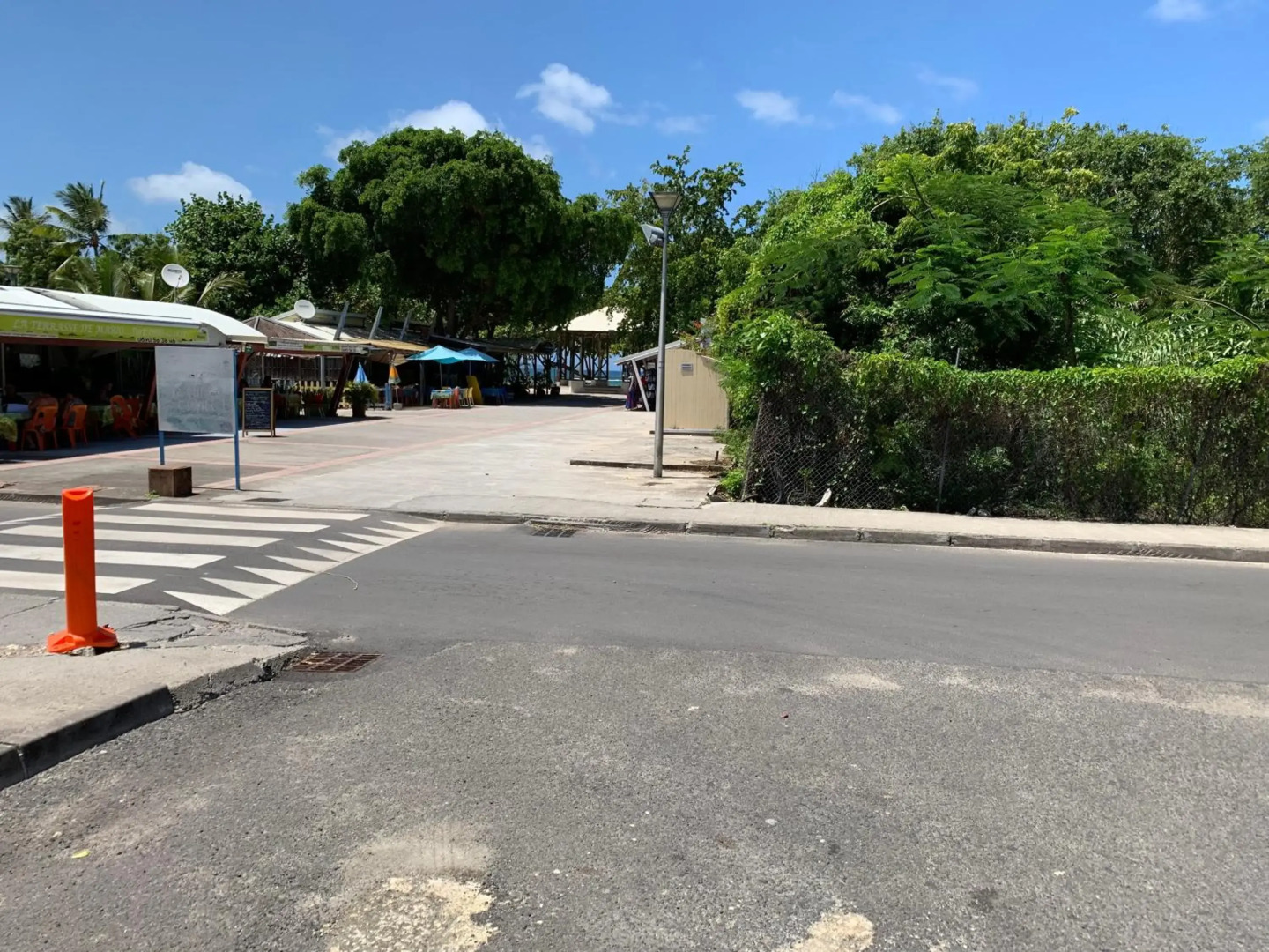 Studio ds résidence sécurisée avec vue & accès à la mer .