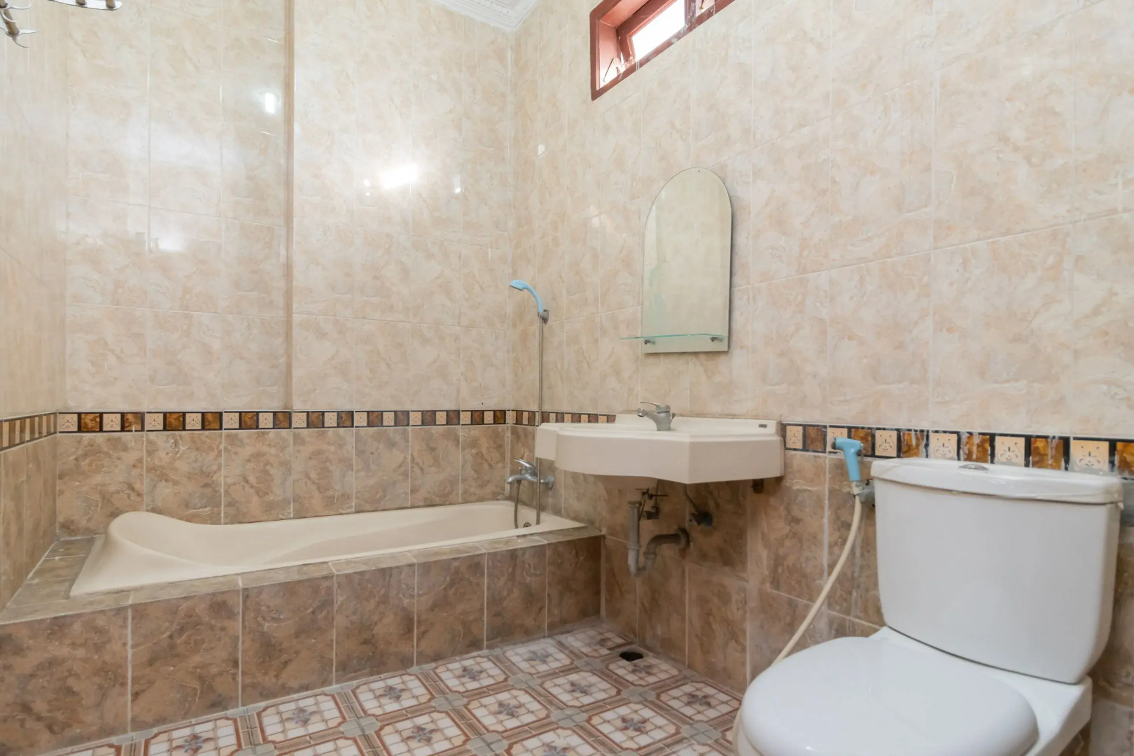 RedDoorz near Silangit International Airport