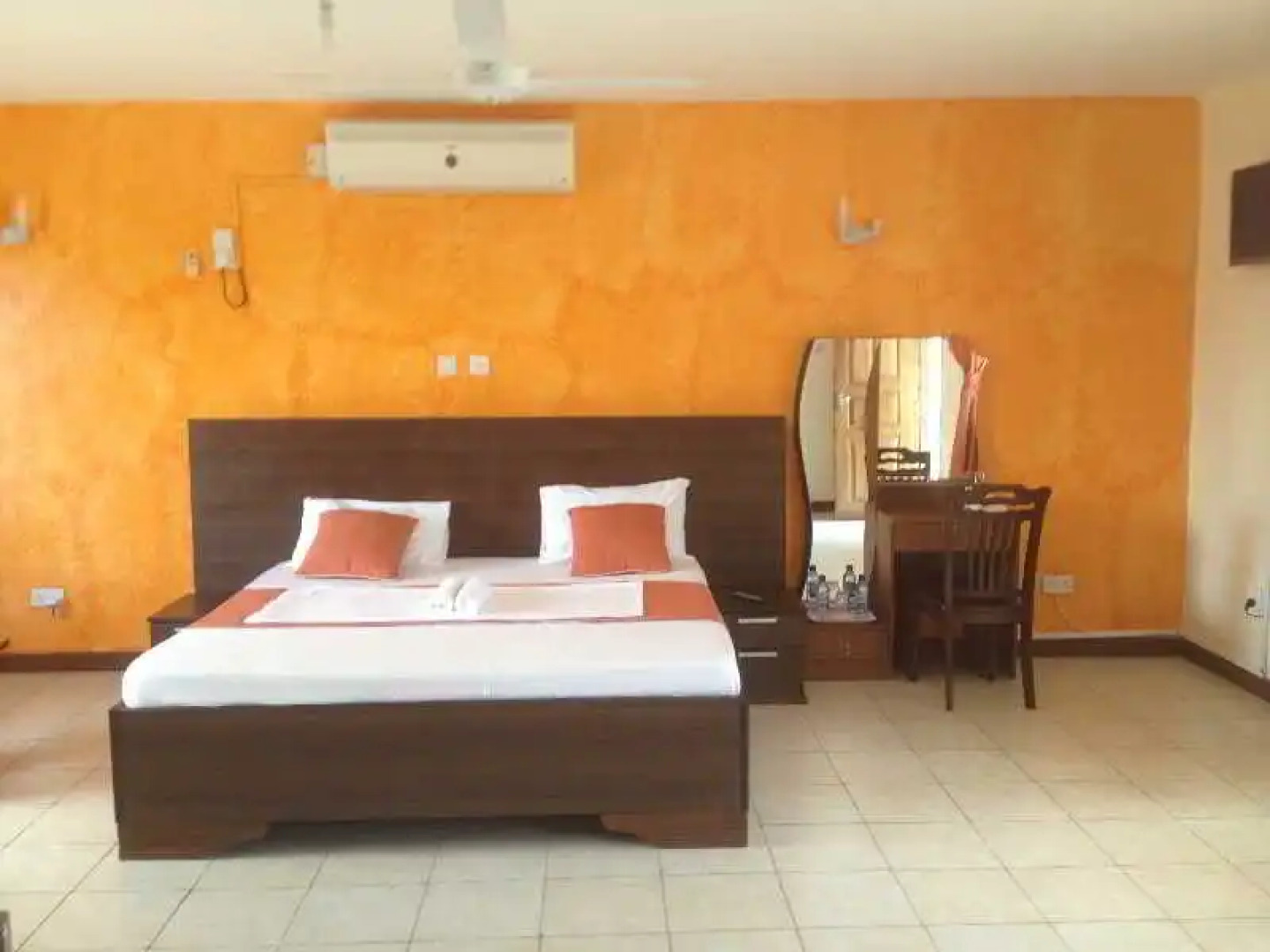 Halgan Villas Palace