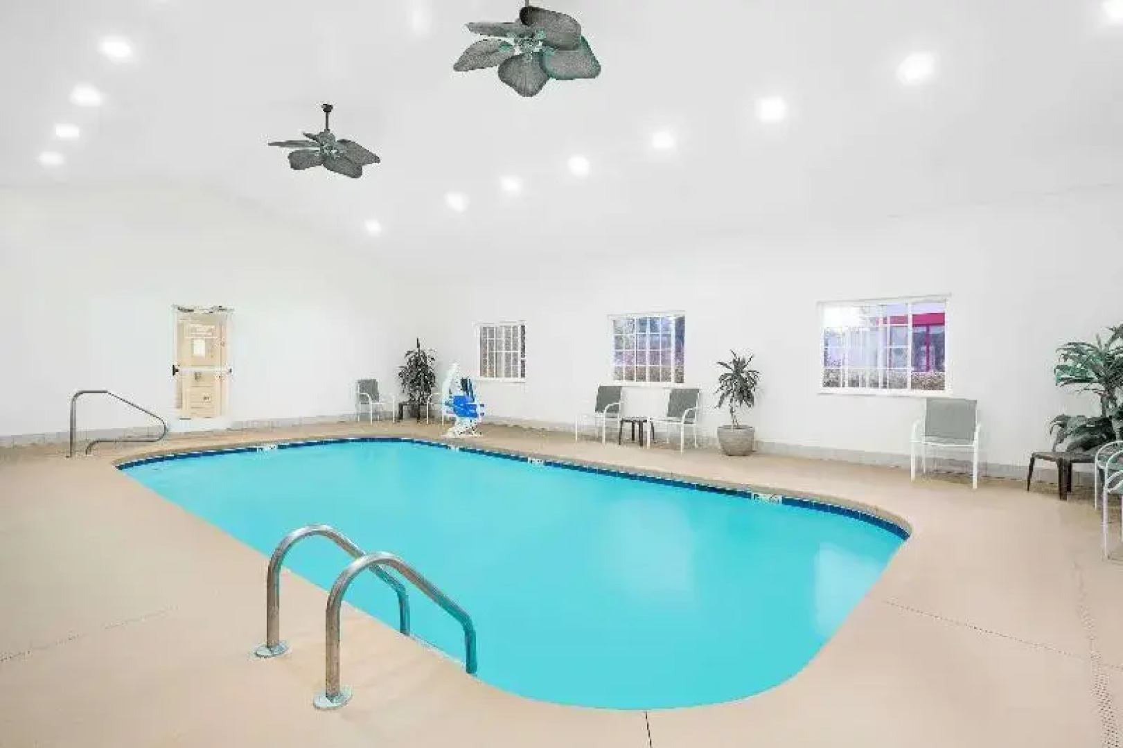 Beckley East Microtel Inn / Suites