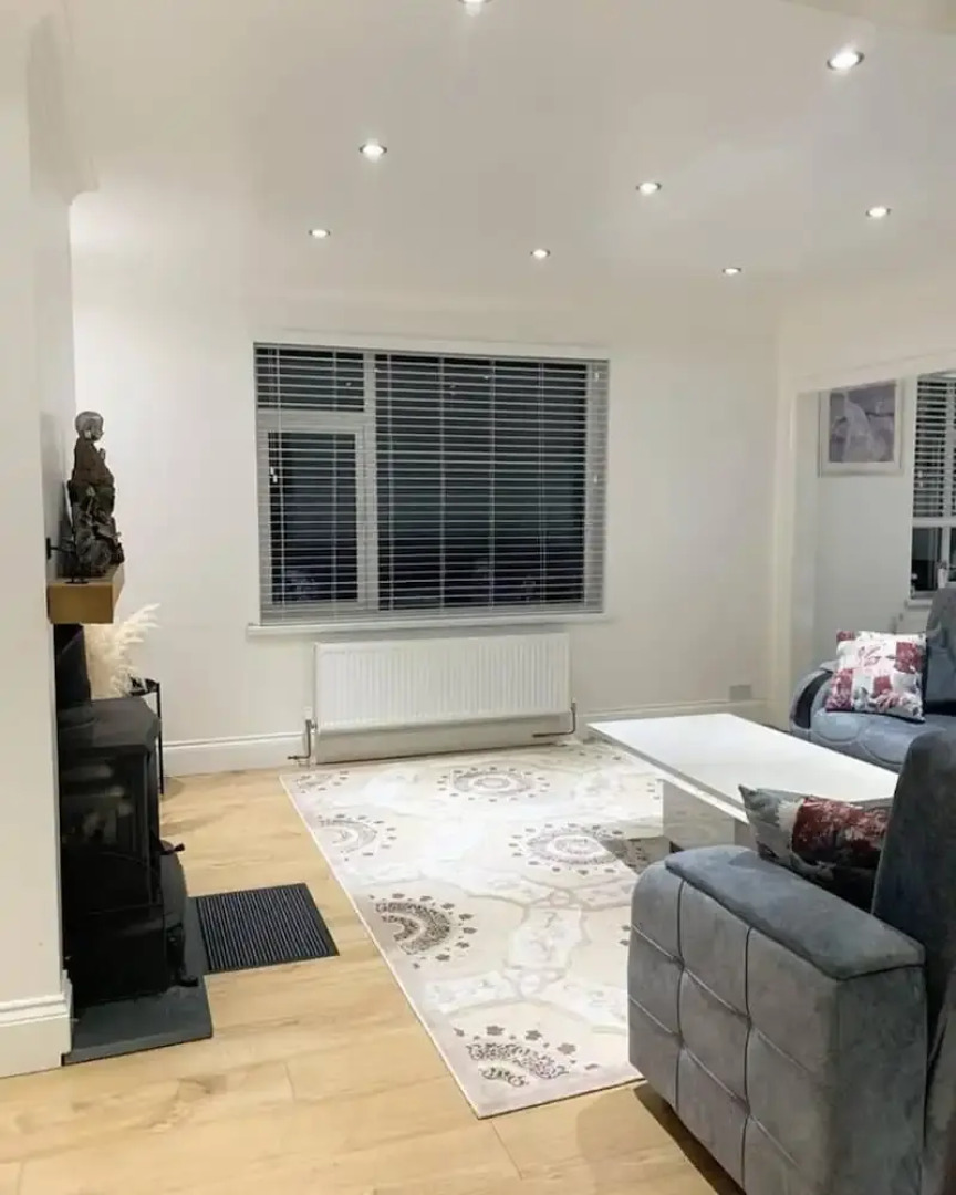 Stunning 2-bed House in Pembroke Dock