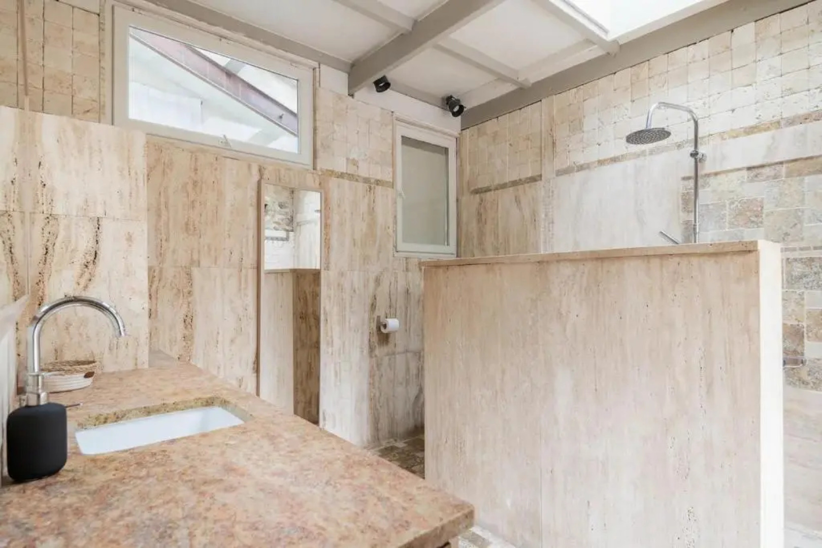 Charming villa in the countryside with swimmingpool