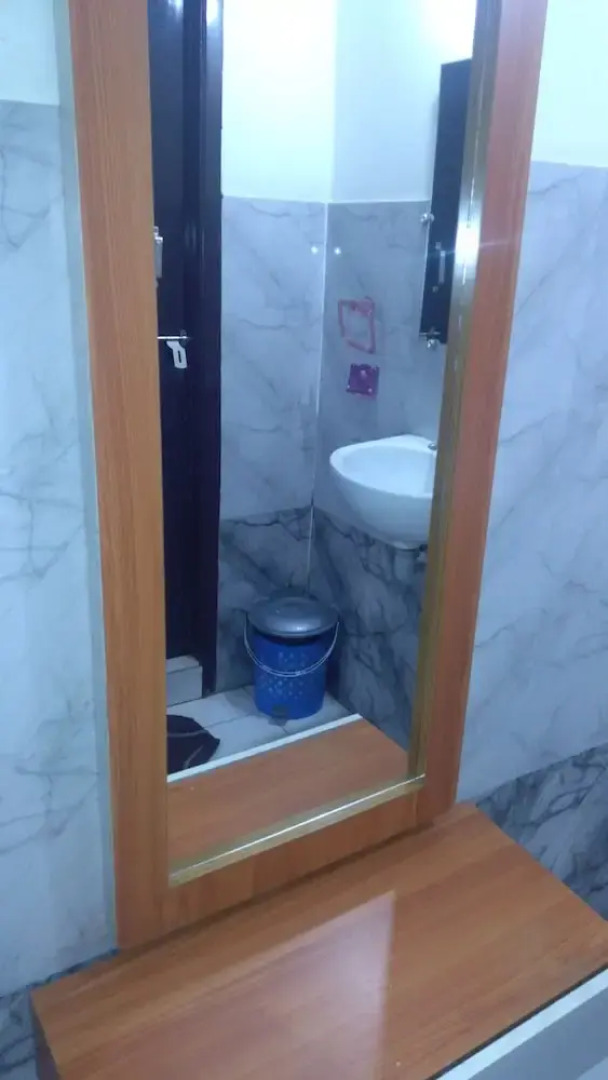 Iroomz Murgan Residency