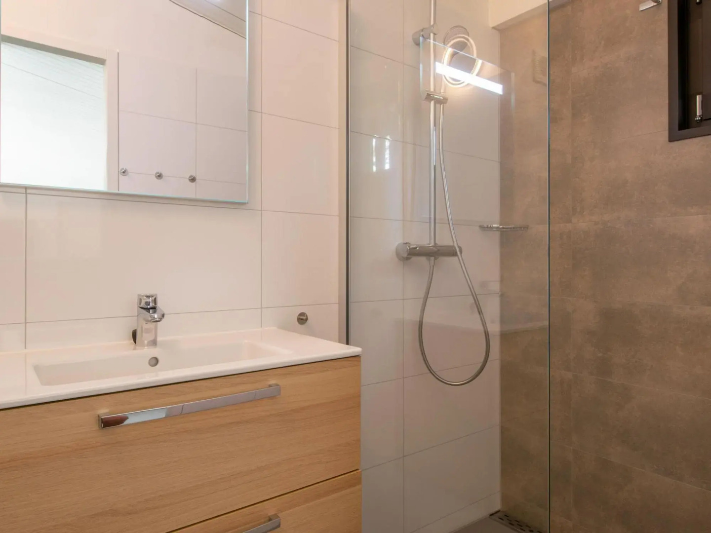 Air-conditioned Chalet Near Eindhoven