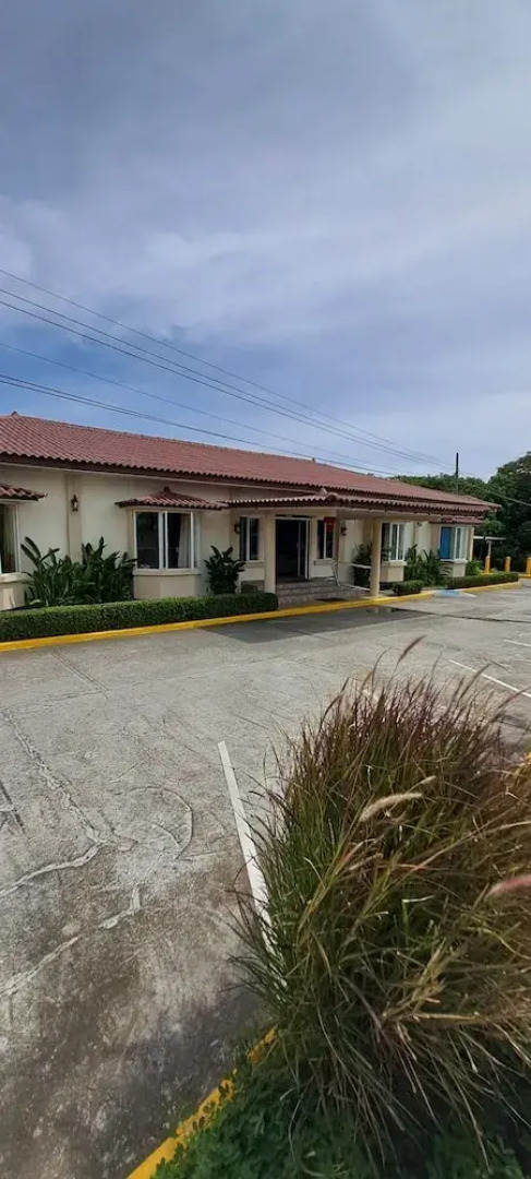 Mi Casa Asi de Grande