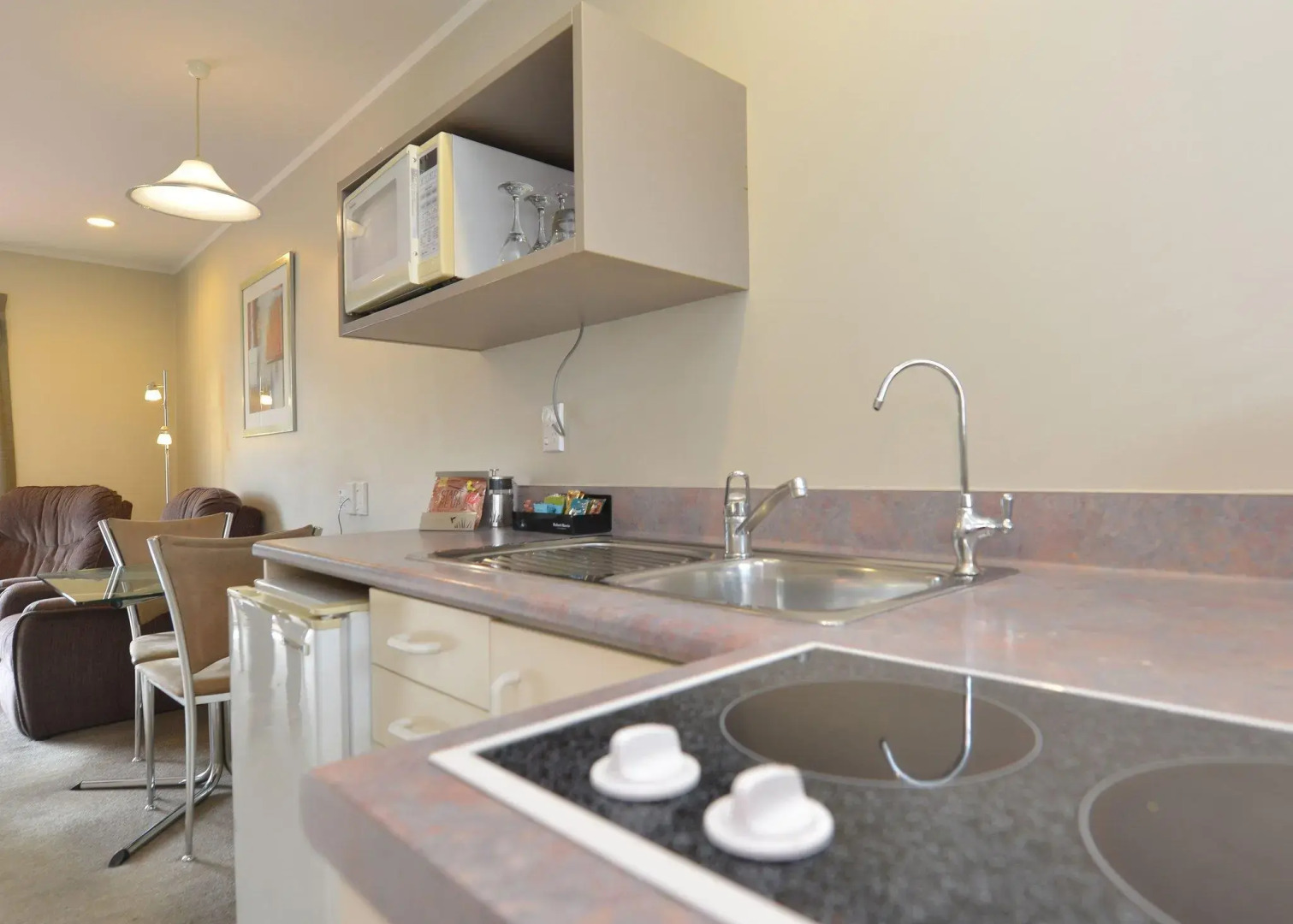 Brougham Heights Motel