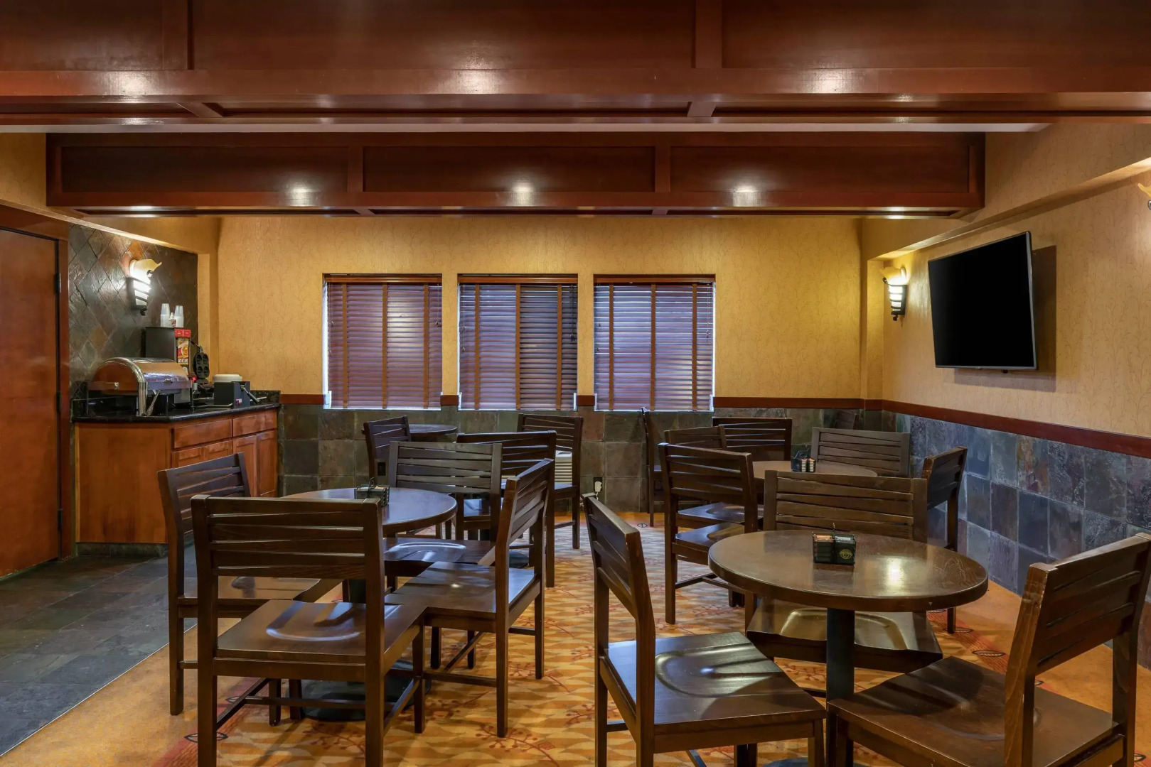 Lloyd Hotel Astoria Bayfront, an Ascend Collection Hotel