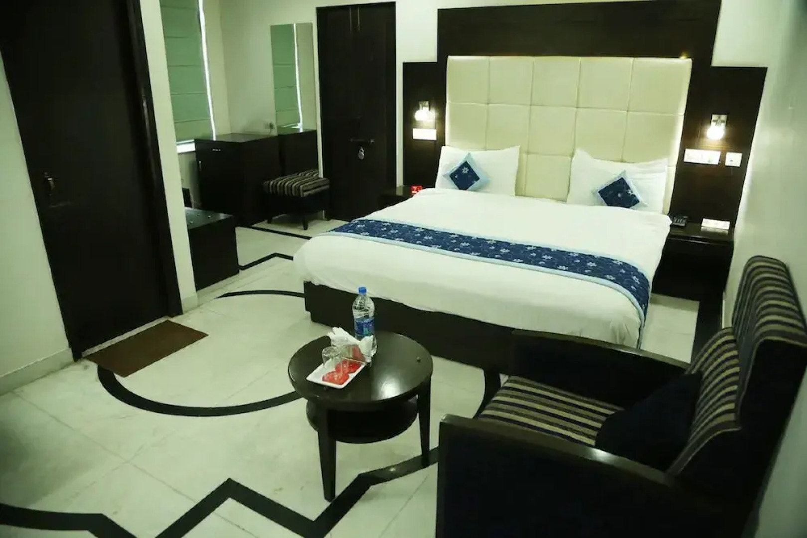 OYO 5121 Hotel Ocean