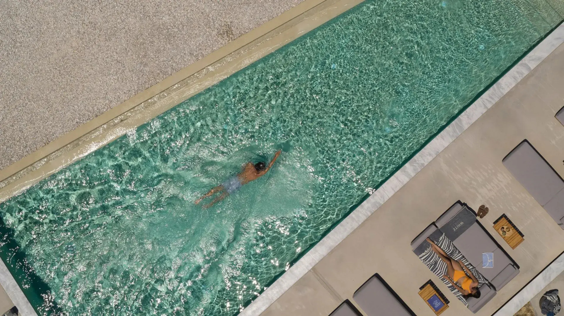 White Coast Pool Suites