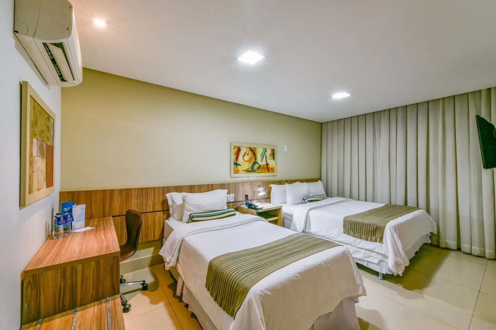 Plaza Inn Breeze Aeroporto