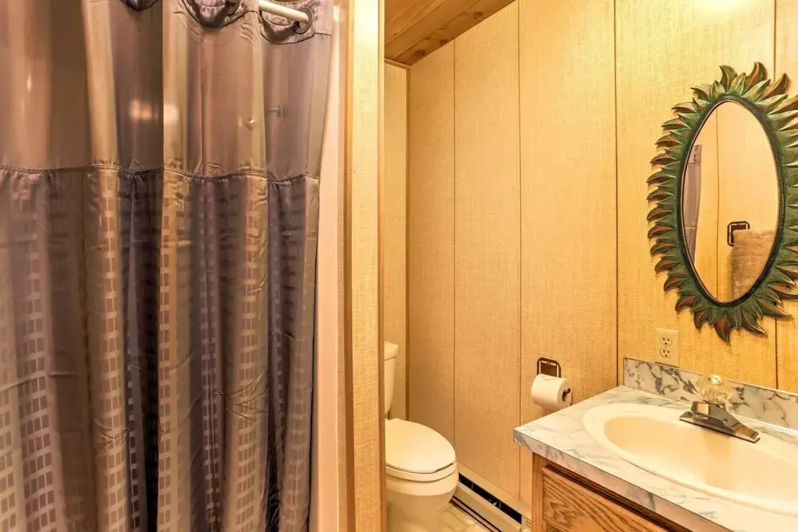 Riverside Winthrop Chalet w/ Hot Tub & 2 Decks!