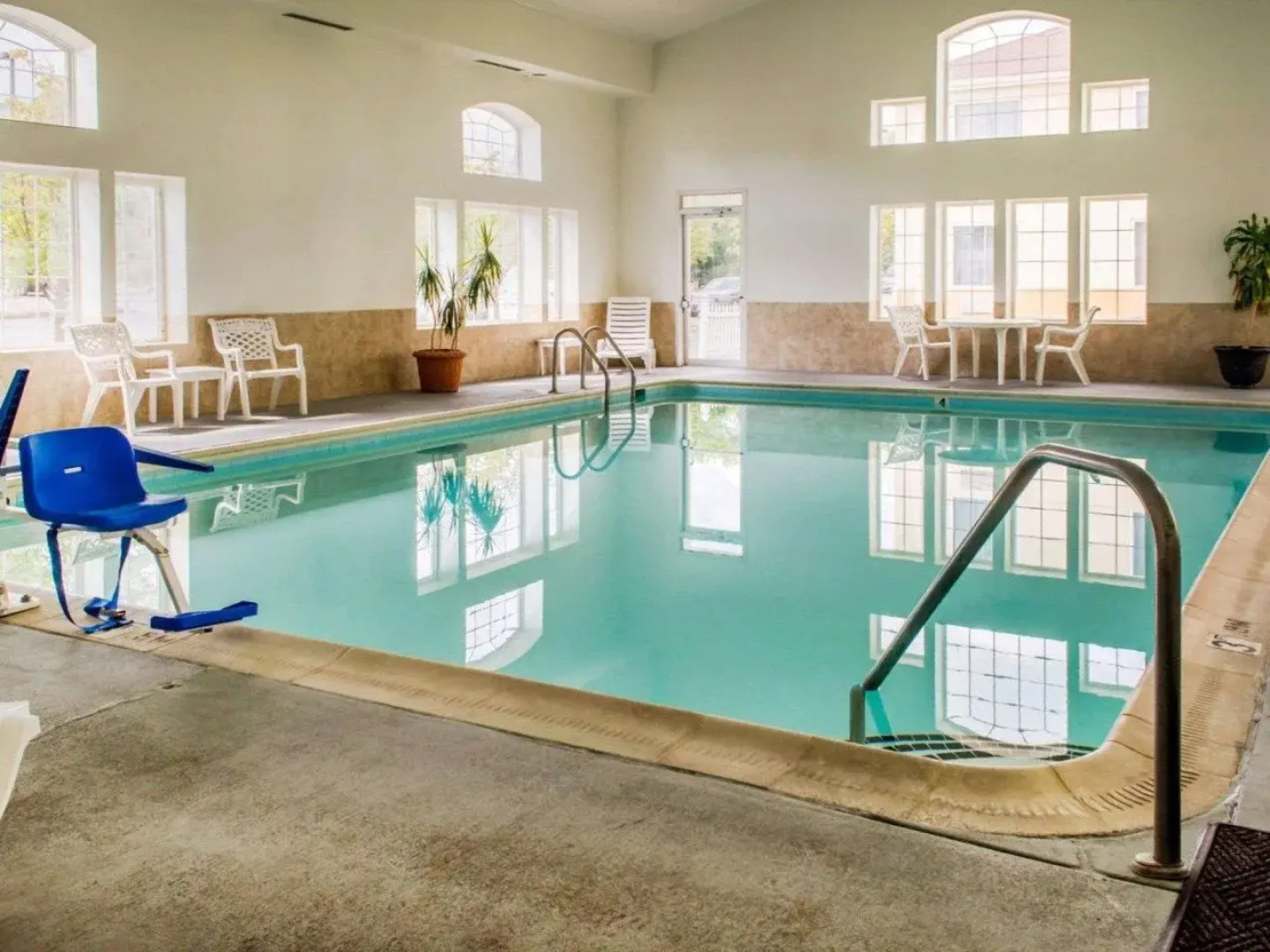 Quality Suites Waldorf