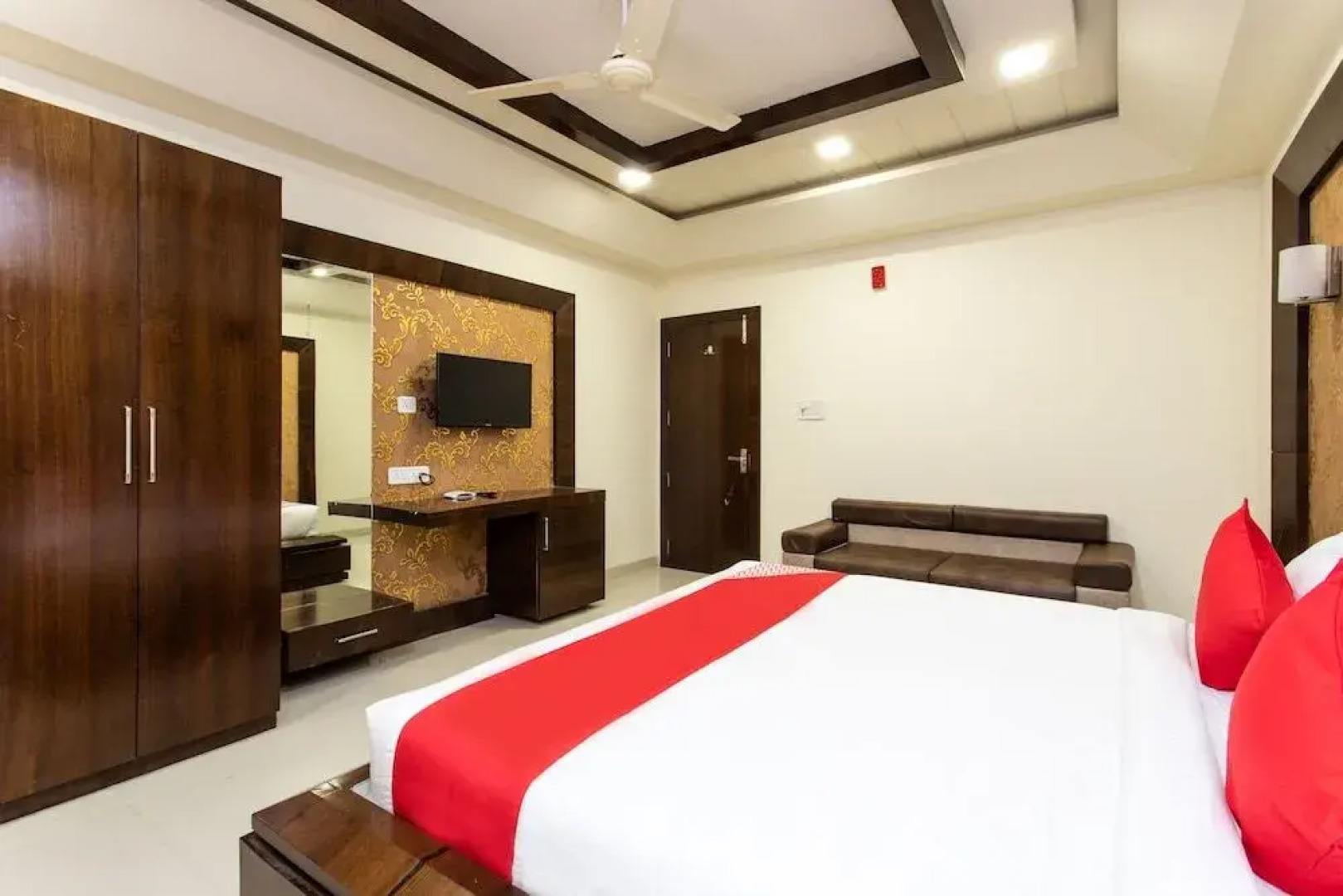 OYO 23640 Hotel Sai Kripa