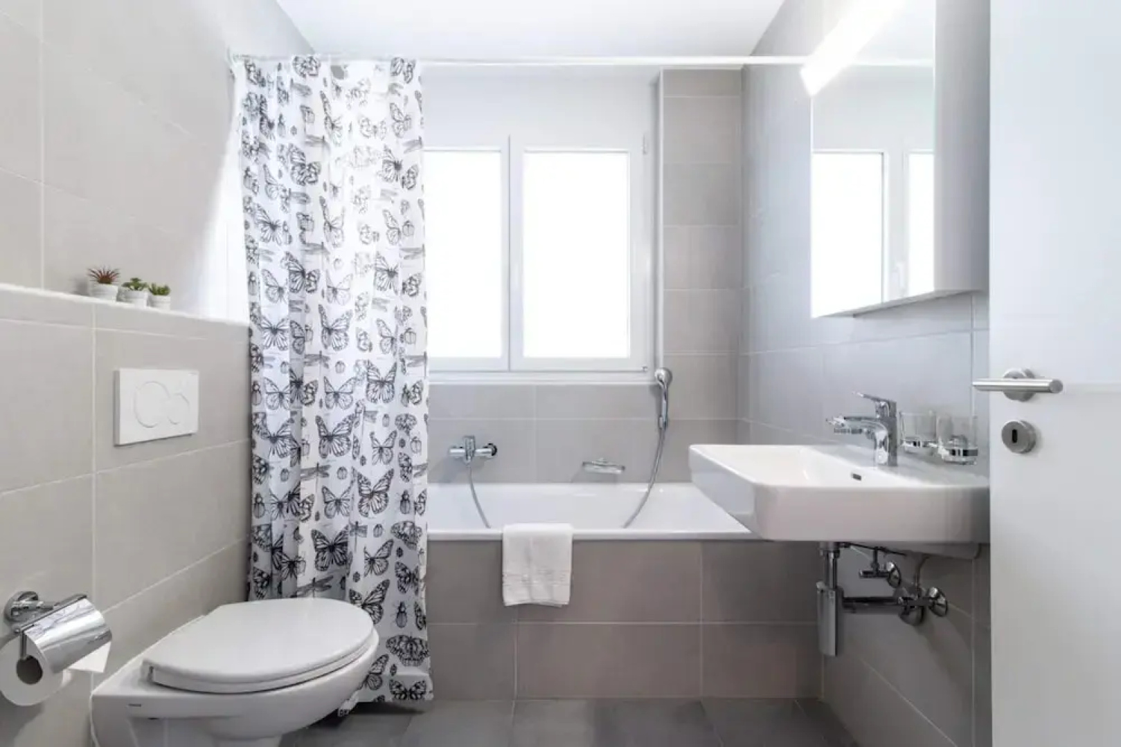 Modern 2 Bedrooms Apartment at Le Bouveret. Self-checkin