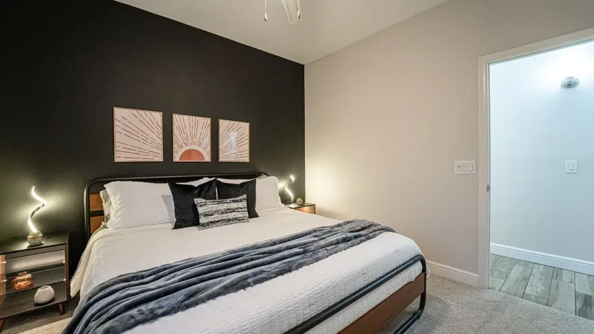 Desert Queen 4 Bedroom Home by RedAwning