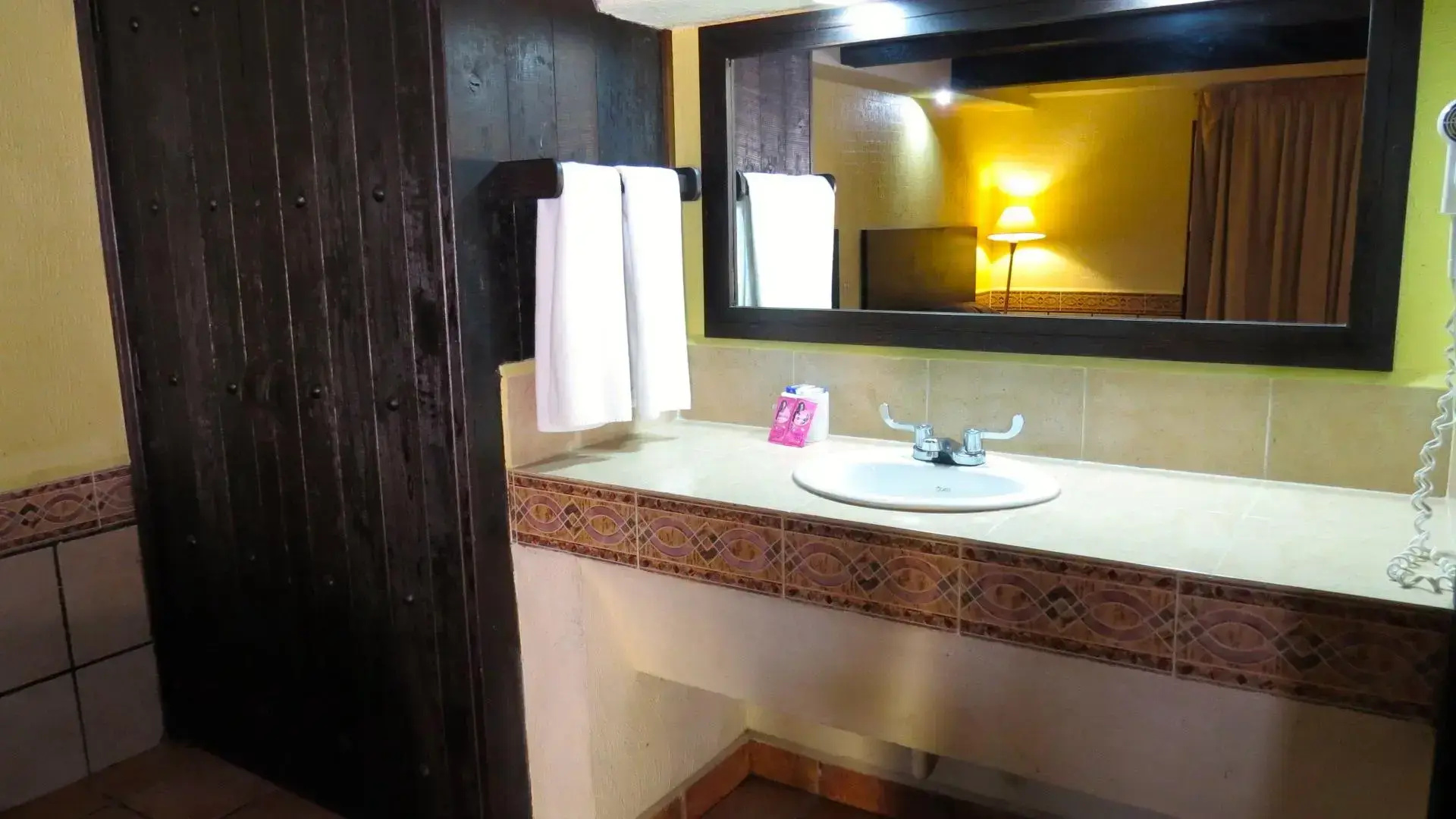 Hotel Mirage Express