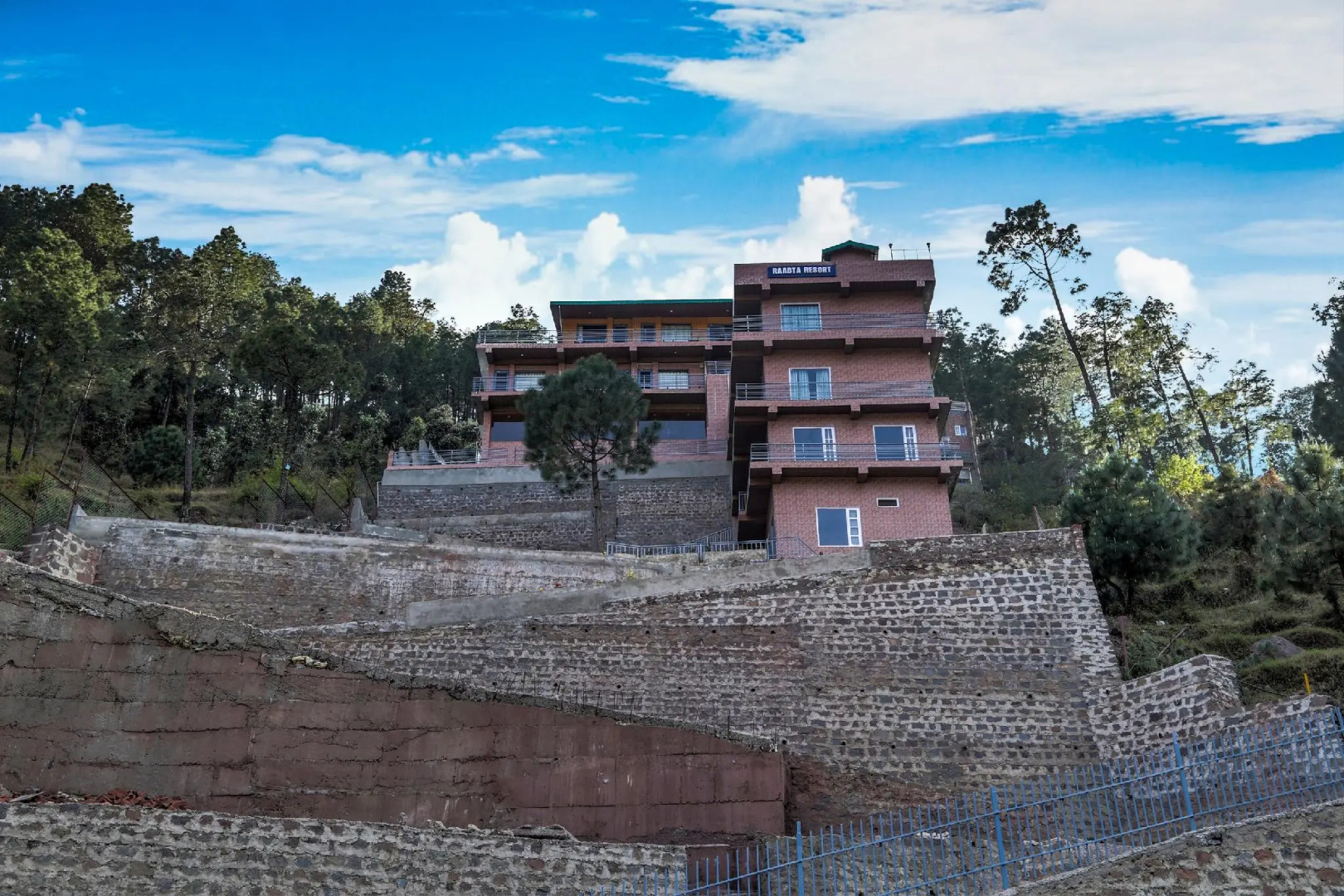 Belvilla Raabta Resorts with Mountain View