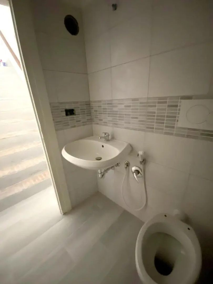 House With 2 Bedrooms in Caprona, With Terrace and Wifi Near the Beach