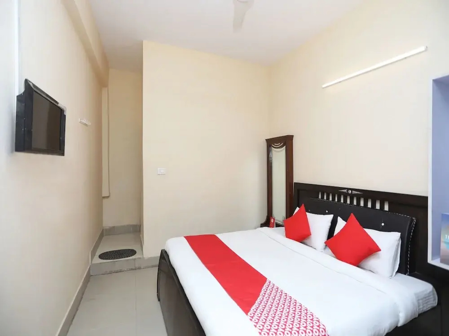 OYO 14639 Darshika Guest House