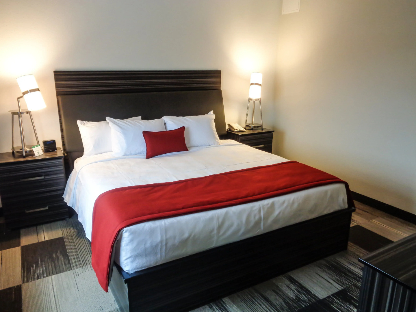 Best Western Plus Airport Inn & Suites