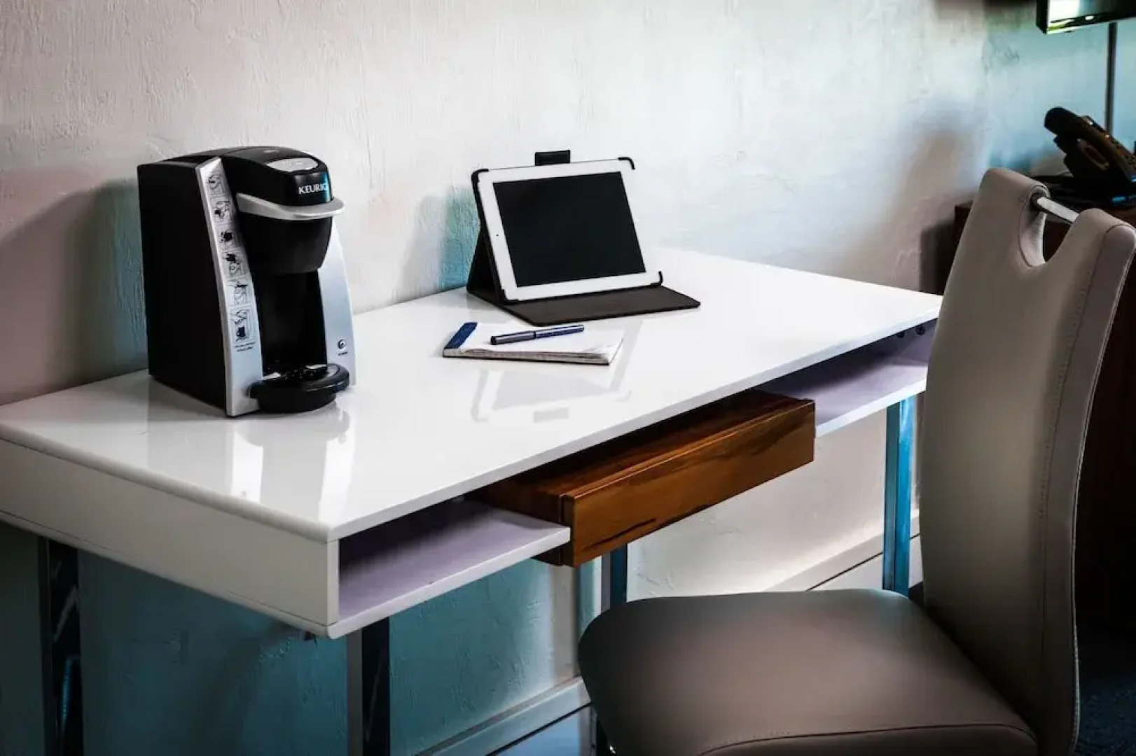 The Salty Mermaid Oceanfront Hotel