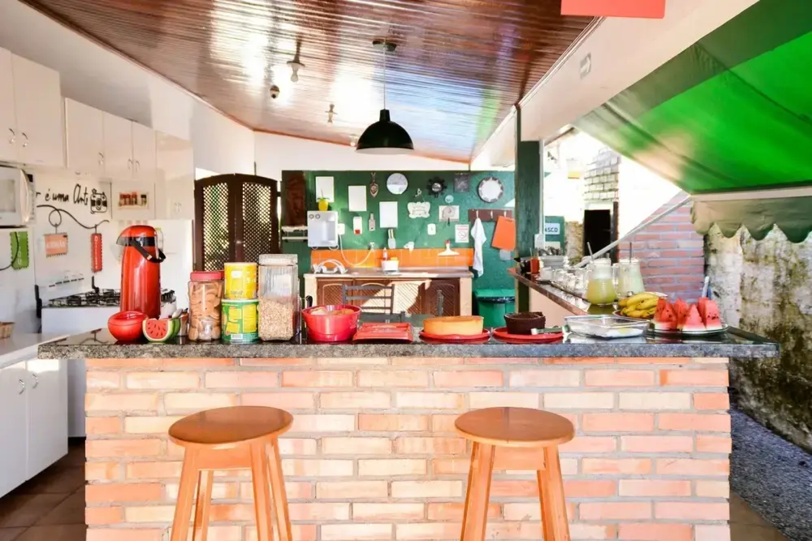 Hostel Caçari
