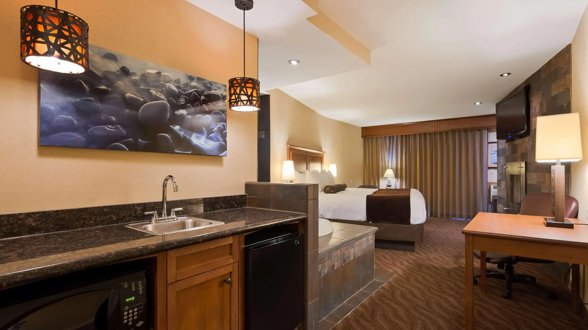 Best Western Plus Superior Inn & Suites