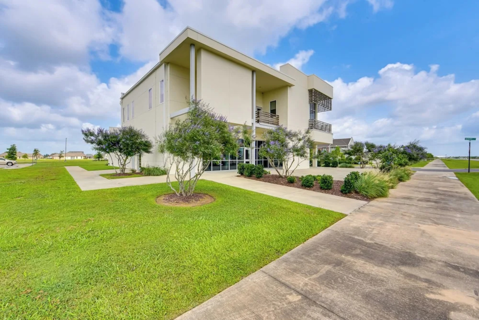 Lake Charles Retreat w/ Fireplace Near Casinos!