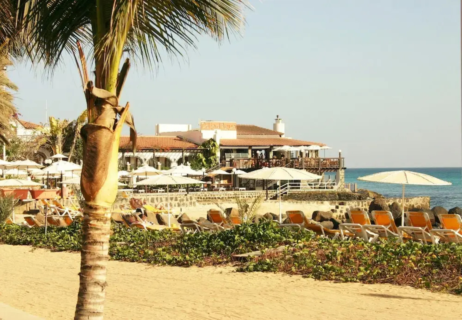 AJP Holidays - Porto Antigo 2 Beachfront Apartment