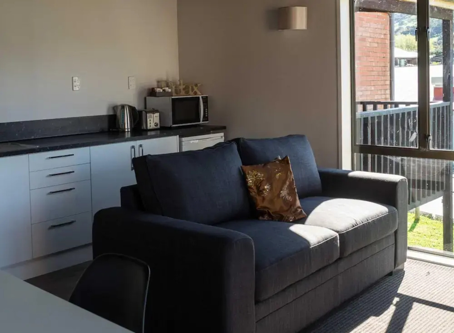 Duvauchelle Seaside Motel