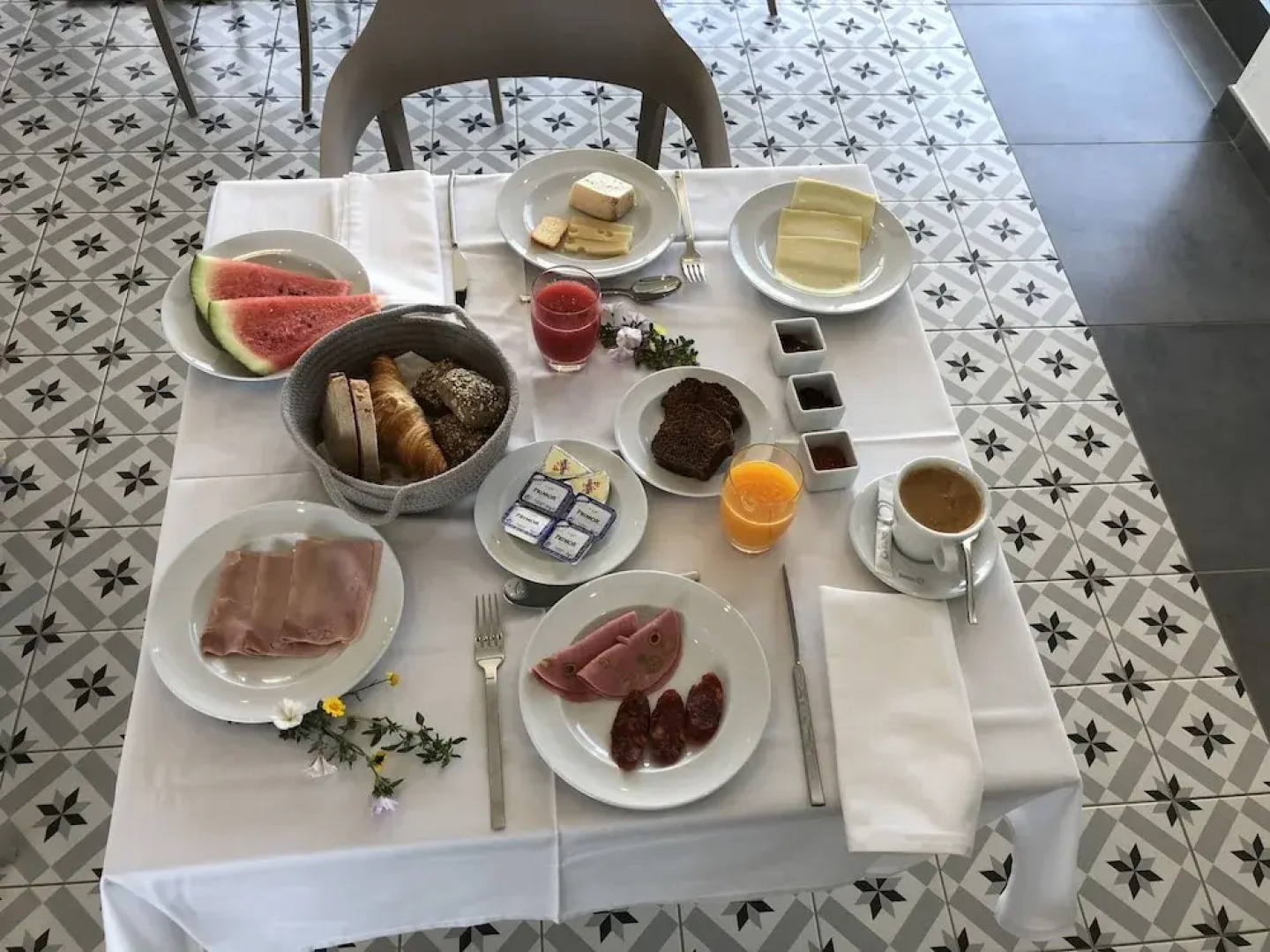 Mercedes Country House