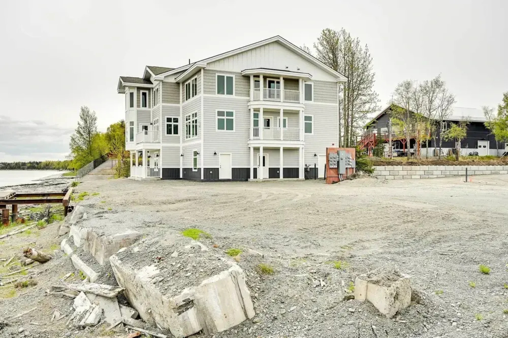 Waterfront Kenai Townhome < 1 Mi to Beach!