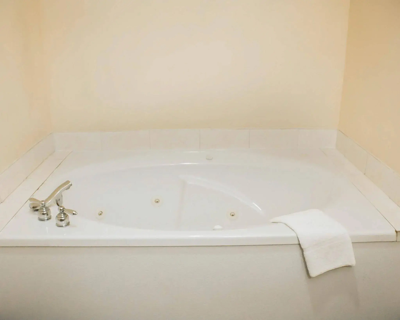 Quality Inn & Suites Bellville - Mansfield