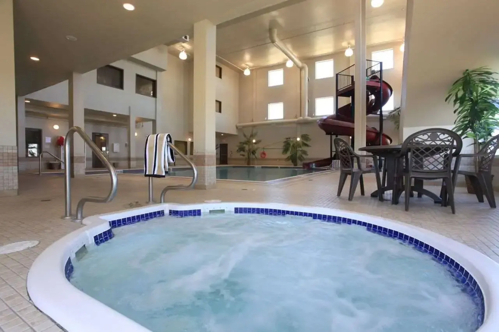 Coast Grimshaw Hotel & Suites